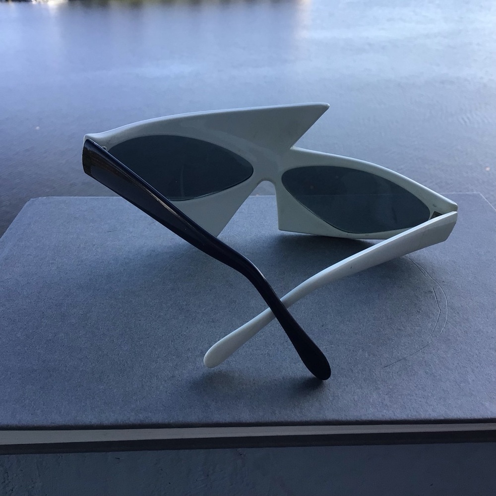 Super Fun Asymmetric Black & White Cat Eye Sunglasses - Picture 3 of 8